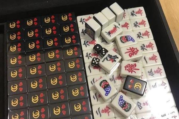 过年怎么少的了打麻将?LV、Prada、爱马仕奢侈品麻将,一套45万! 过年怎么少的了打麻将?LV、Prada、爱马仕奢侈品麻将,一套45万!