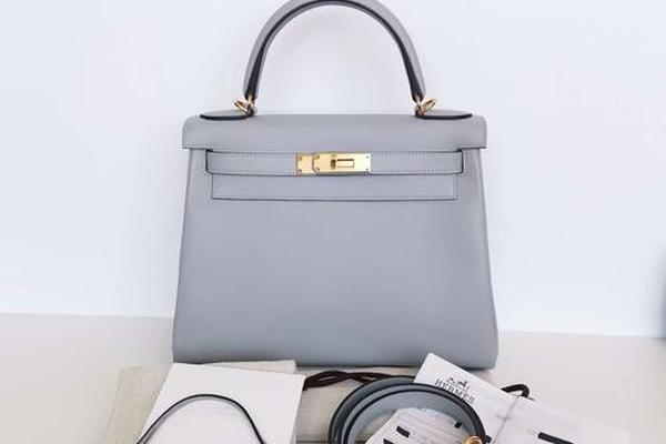 爱马仕橙、Chanel黑&白、LV棕......这些奢侈品色彩背后有怎样的秘密? 爱马仕橙、Chanel黑&白、LV棕......这些奢侈品色彩背后有怎样的秘密?