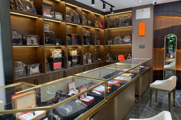 二手奢侈品你不懂:已上市的快被摘牌了,VC仍旧兴奋在投新公司 二手奢侈品你不懂:已上市的快被摘牌了,VC仍旧兴奋在投新公司