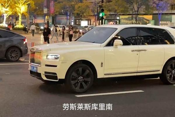 大街上看到好多豪车比如宾利、劳斯莱斯都不贴隐私膜,玻璃是透明的,为什么? 大街上看到好多豪车比如宾利、劳斯莱斯都不贴隐私膜,玻璃是透明的,为什么?