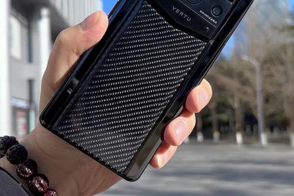 VERTU(纬图)为什么能做成中国最大的奢侈品手机生态之一? VERTU(纬图)为什么能做成中国最大的奢侈品手机生态之一?