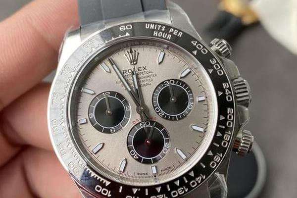 Clean厂Rolex 劳力士水泥灰迪通拿4131机芯对比4130机芯哪个好？