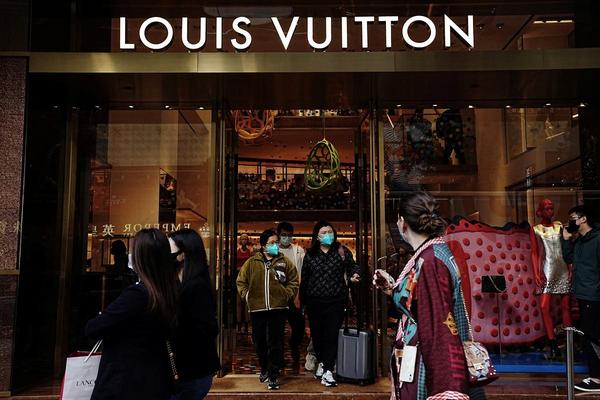 被中国取代的日本奢侈品市场,终于又扬眉吐气了?! 被中国取代的日本奢侈品市场,终于又扬眉吐气了?!