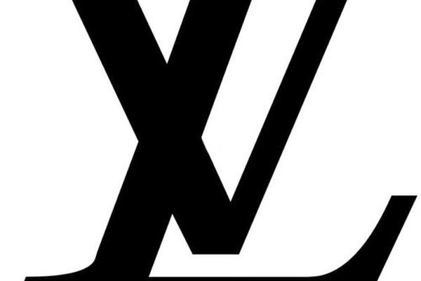 你熟悉的奢侈品都偷偷换了logo,是迫不得已还是别有心机? 你熟悉的奢侈品都偷偷换了logo,是迫不得已还是别有心机?