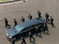 恩情还不完！将军的车库里到底有哪些豪车？