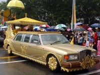 地球上最强的豪车＂收藏家＂，买车竟花了几百个亿？