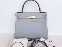 爱马仕橙、Chanel黑&白、LV棕......这些奢侈品色彩背后有怎样的秘密?