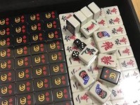 过年怎么少的了打麻将？LV、Prada、爱马仕奢侈品麻将，一套45万！