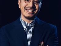 8人微信卖豪车一年几亿！这个90后怎么做到的？