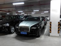 “国民老公”王思聪车库曝光,全是顶级豪车你认识几辆