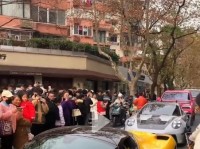 上海武康路六日三百豪车斗韩流：车型齐，排班密，30年前车皇亮相