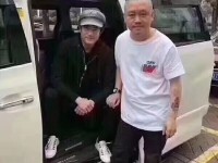 哪位明星的豪车座驾最豪？贫穷限制了你得想象