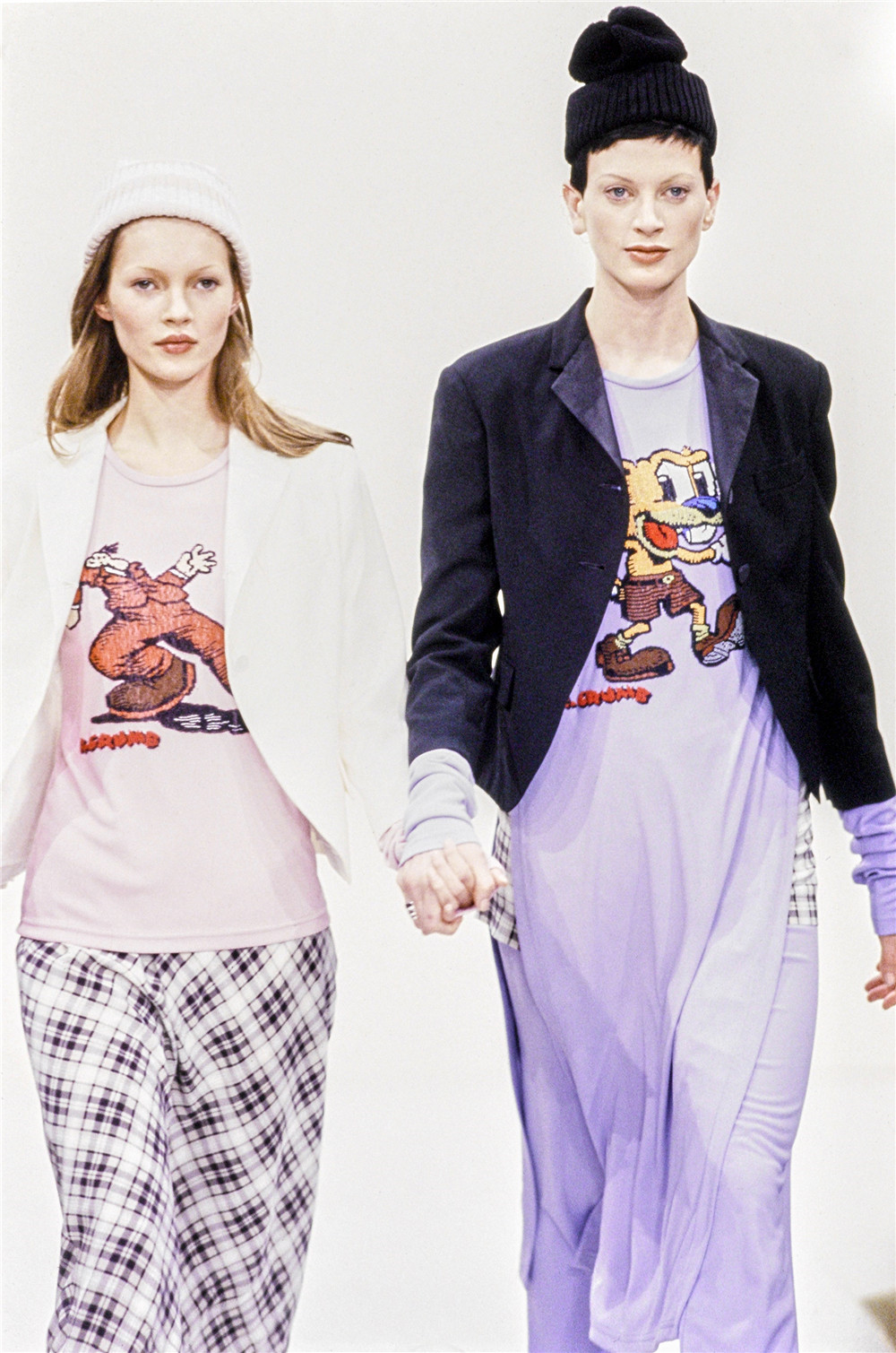 002-PERRY-ELLIS-SPRING-19993-RTW-70-KATE-MOSS-KRISTEN-MCMENAMY.jpg
