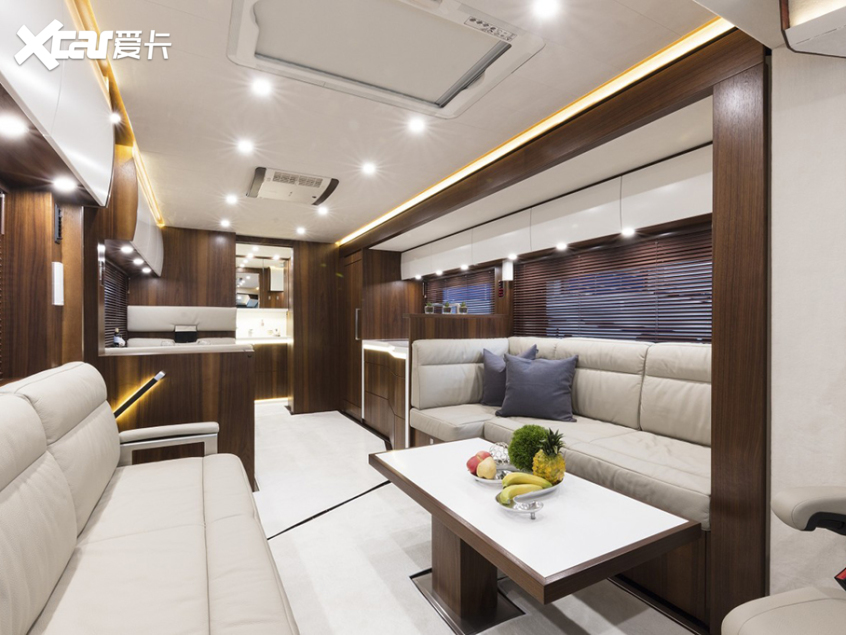 越野房车；房车；露营；自行式房车；豪华