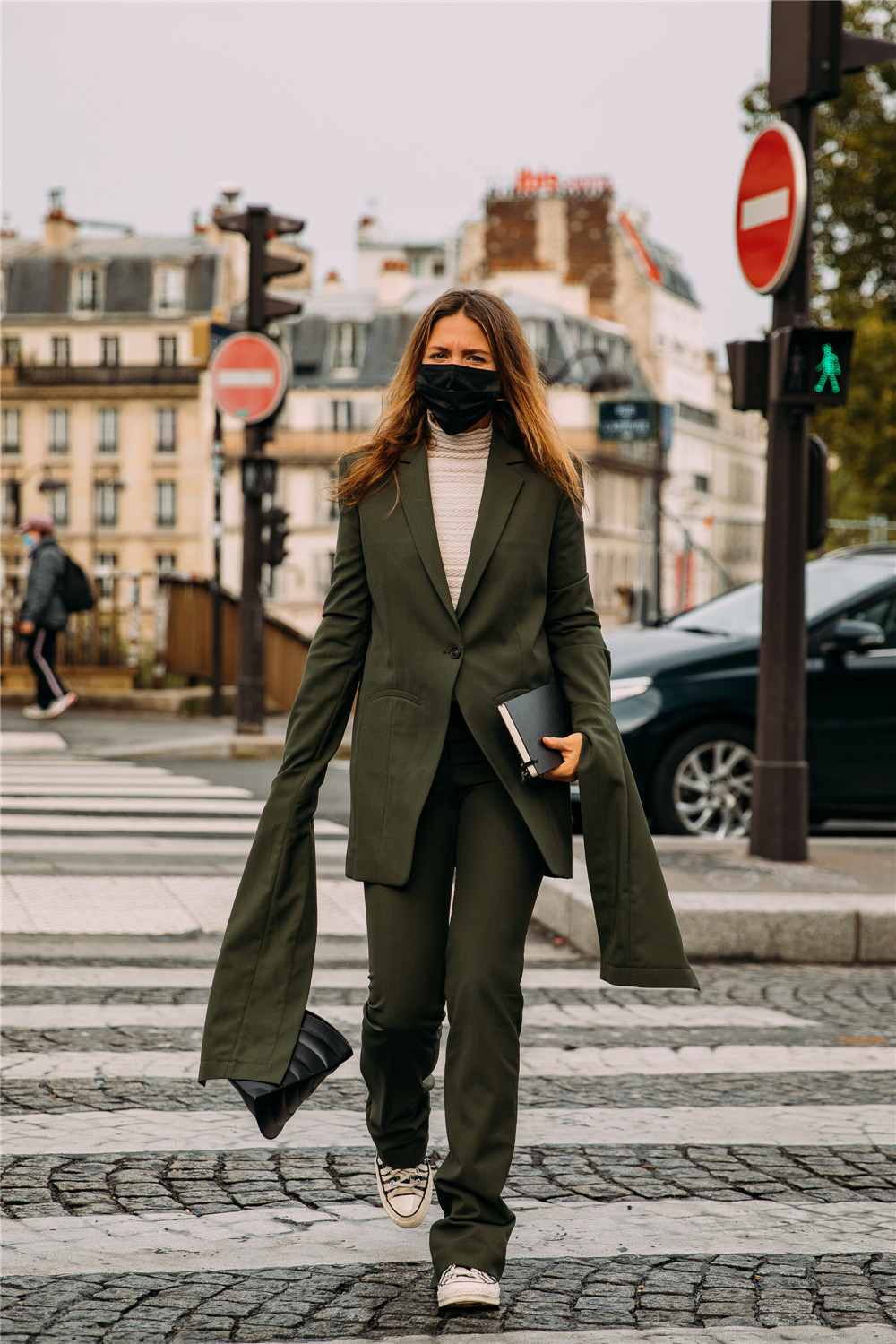 012-Paris SS21 day 1 by STYLEDUMONDE Street Style Fashion Photography_95A4912FullRes.jpg