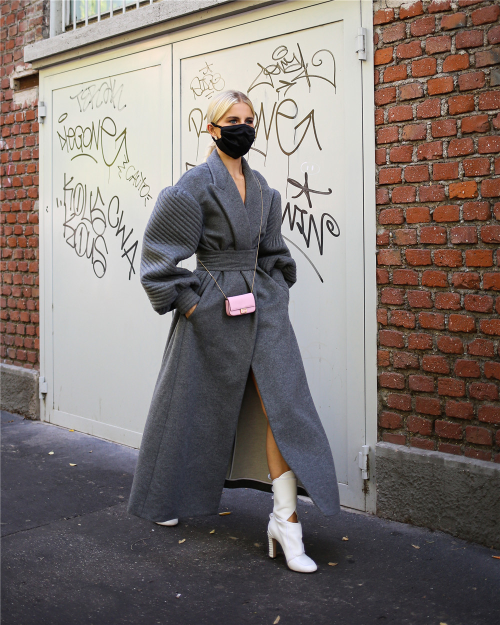 016-Milan-SS21-Street-Style-vogue-240920-credit-Thomas-Razzano-9.jpg