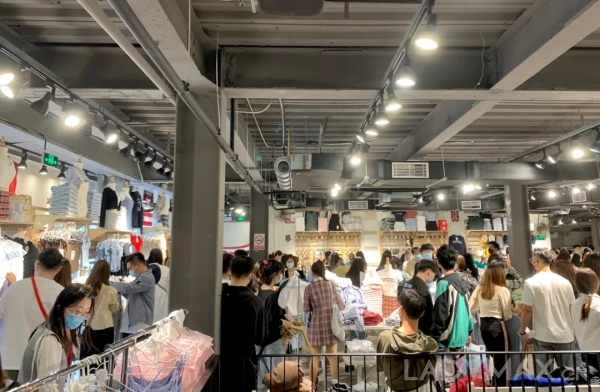深度 | 在中国开店的少女品牌Brandy Melville为什么这么火? 深度 | 在中国开店的少女品牌Brandy Melville为什么这么火?